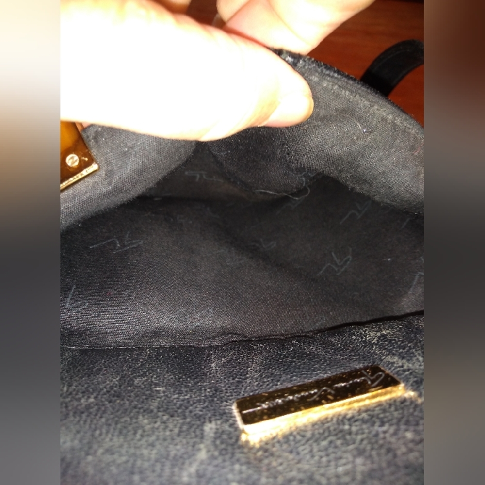 Gloria Vanderbilt Black Purse, Shoulder Bag, Two Handles, Gold Accents - Picture 13 of 13